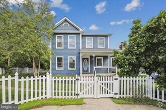 Building Photo - 404 Fairlea Dr