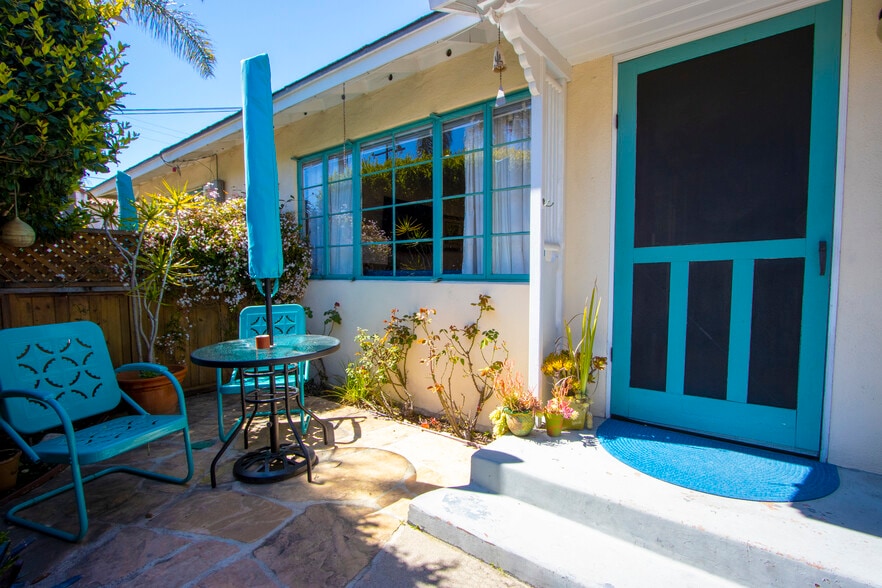 Patio has gas grill out of view - 405 Orilla del Mar