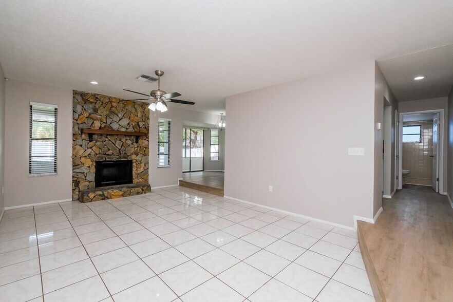 Building Photo - 8630 Indies Dr