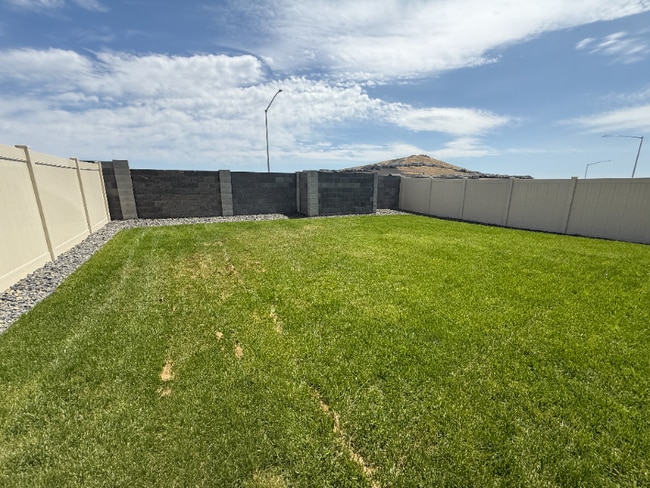 Building Photo - 2232 firetime. Loop
