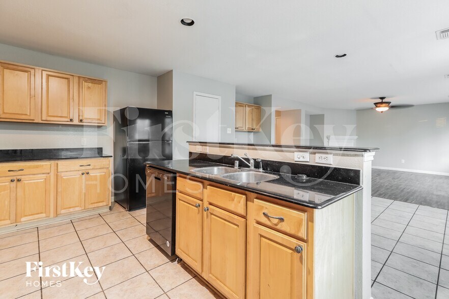 Building Photo - 414 Remington Green Ct