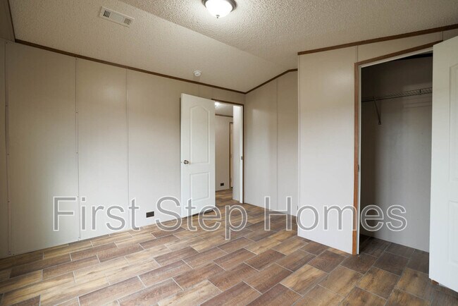 Building Photo - 1210 Orizaba