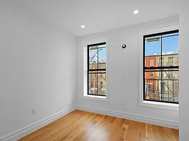 Building Photo - "Charming 2-Bed Oasis in Brooklyn's Heart – Your Perfect Urban Retreat!"