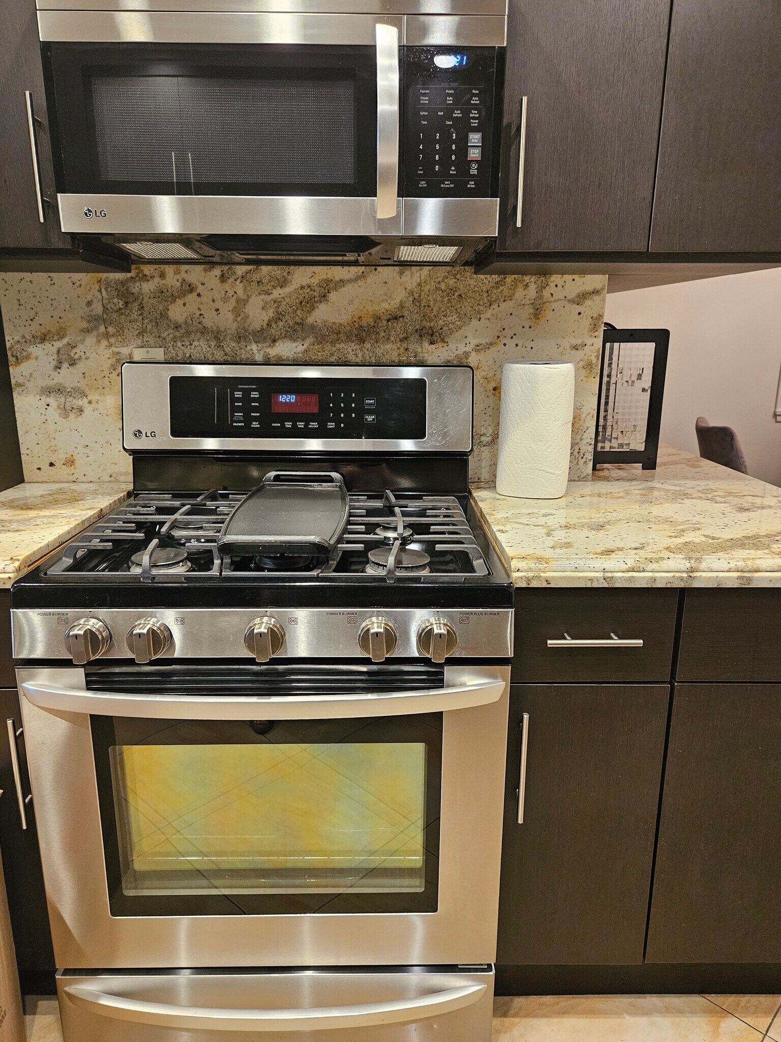 Building Photo - 7218 Hillside Ave