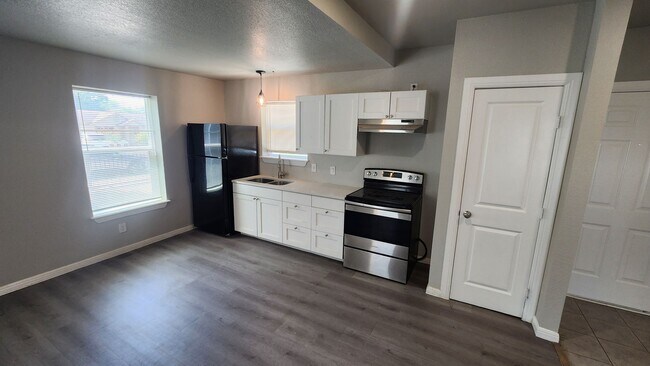 Building Photo - PALO ALTO HEIGHTS- 3bedroom 2 bath Home