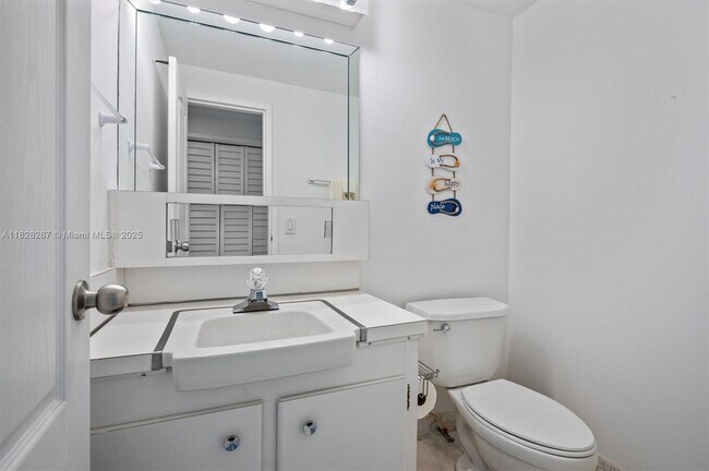 Building Photo - 3505 S Ocean Dr
