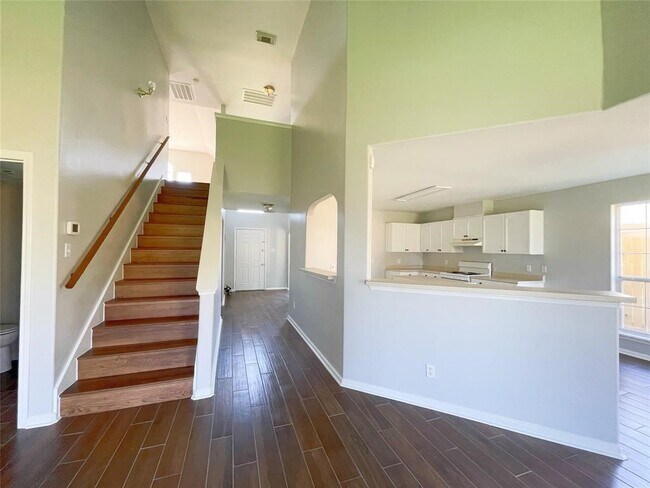 Building Photo - 6638 Chantalle Dr