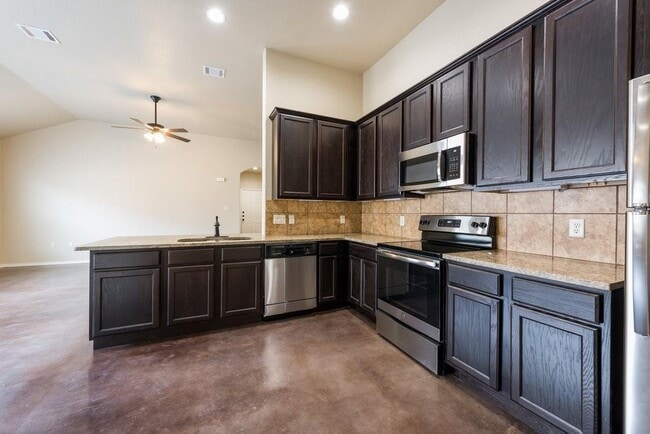 Building Photo - 491 Jack Rabbit Ln