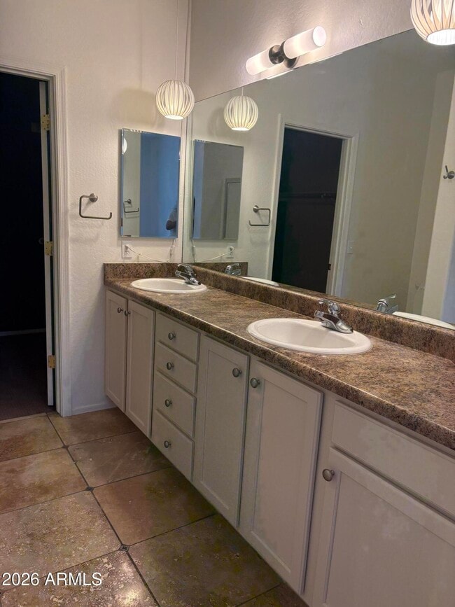 Building Photo - 670 Brindle Dr