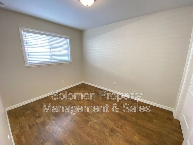 Building Photo - 3800 Jefferson St