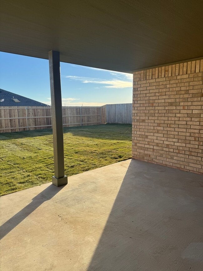 Building Photo - New build "Be the 1st to live THERE" 3/2/2...