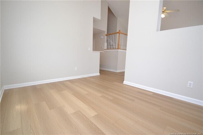 Building Photo - 1914 Sterling Hill Dr