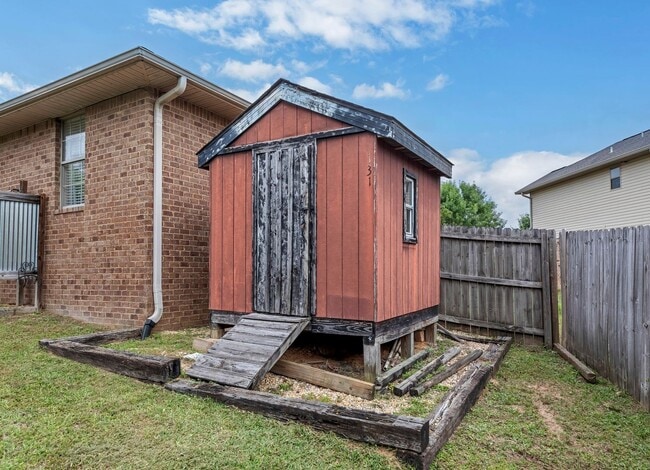 Building Photo - 131 Bronze Cir