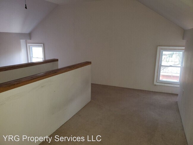Building Photo - 3 br, 1 bath House - 14 N College Street