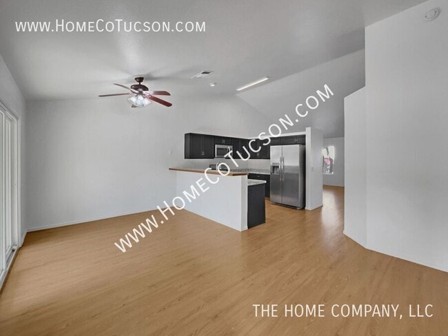 Building Photo - 3873 S Havenhurst Dr
