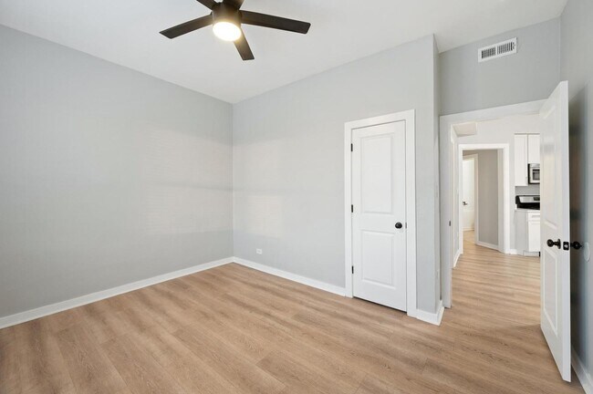 Building Photo - 3966 W Grand Ave