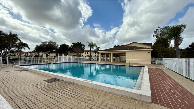 Building Photo - 6607 Winfield Blvd