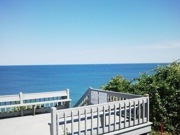 Building Photo - 18 Westcliff Dr