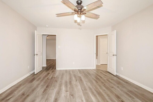 Building Photo - 22707 Overland Bell Dr