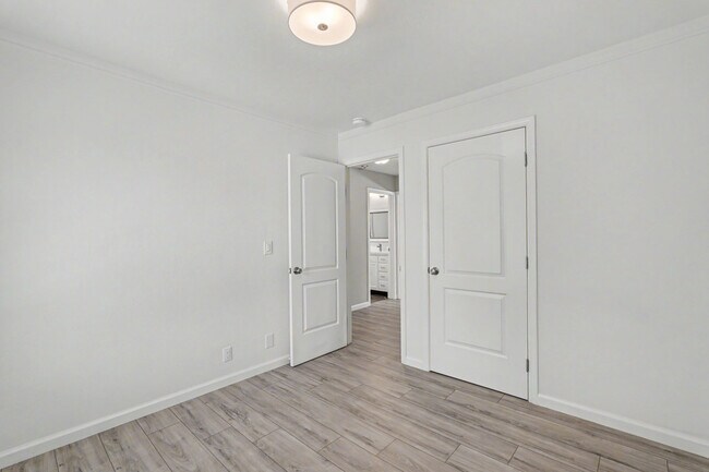 Building Photo - 3143 Shriver Dr