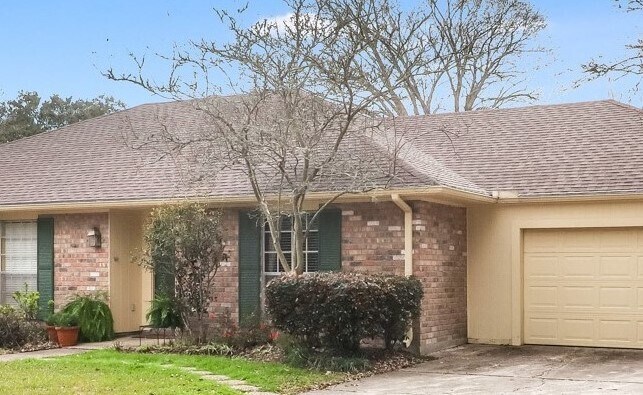 Front and garage - 412 Woodvale Ave