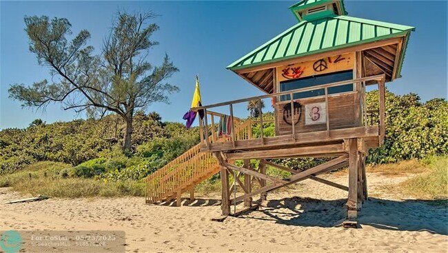 Building Photo - 2601 Bay Dr