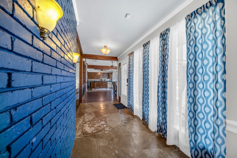 Building Photo - 5111 Ashwood Dr