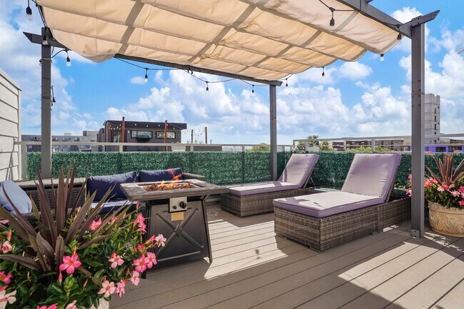 Building Photo - 3213 W Conejos Pl