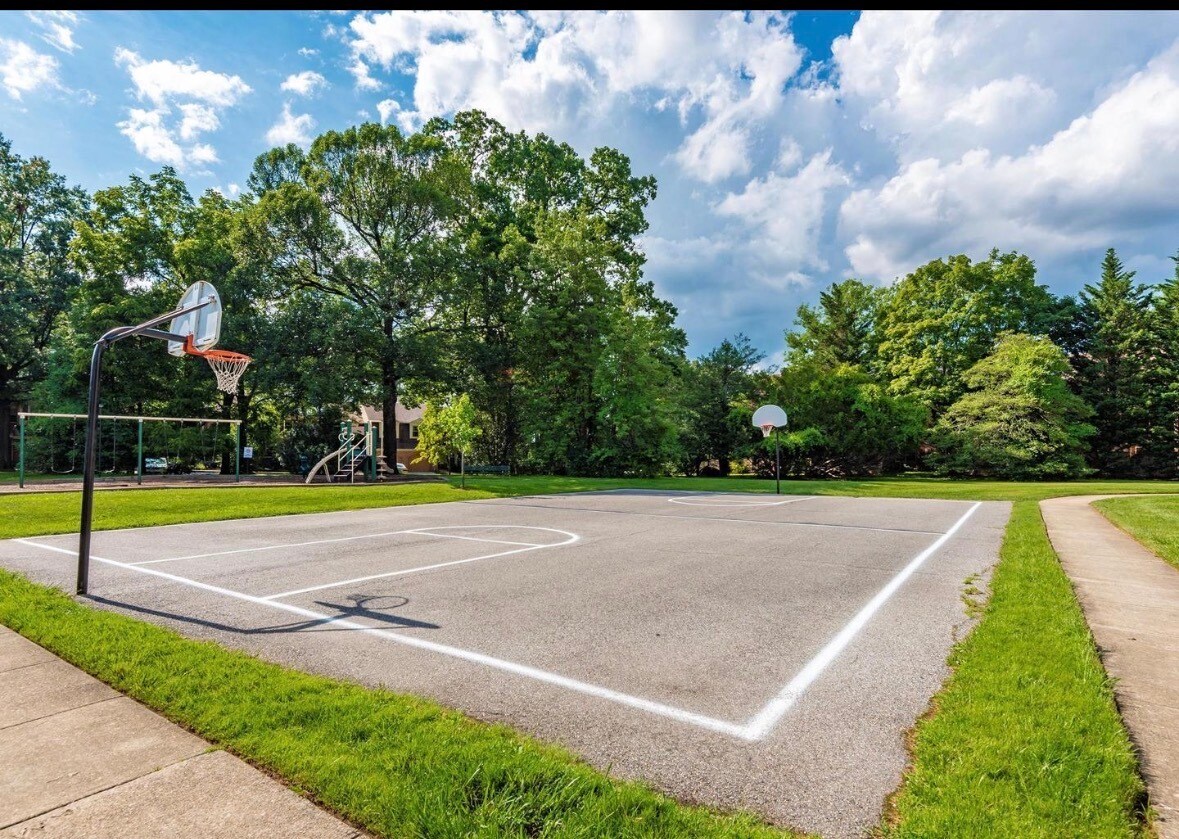 Building Photo - 11423 Commonwealth Dr