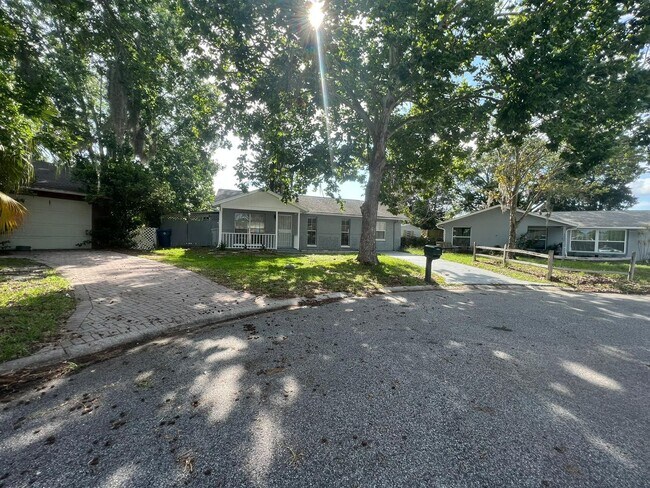 Building Photo - UPDATED 2/1 Home Available now!