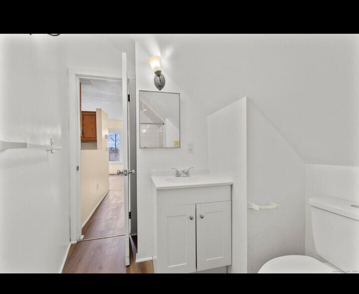 Building Photo - 55 Irving St