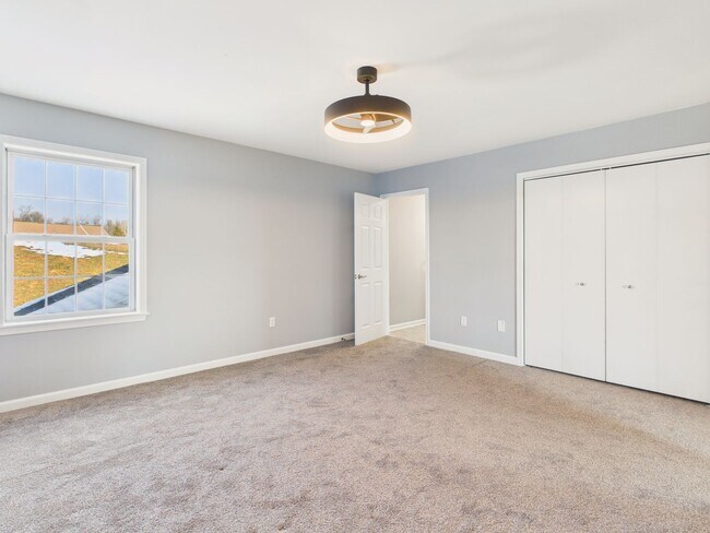 Building Photo - Beautiful Spacious Single Family in Blue Meadow Farms