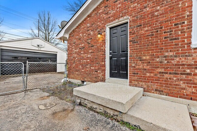 Building Photo - 3633 King Arthur Dr