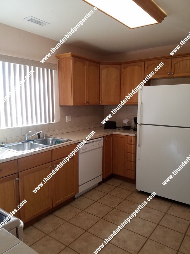 Building Photo - Fully Furnished in North Valley