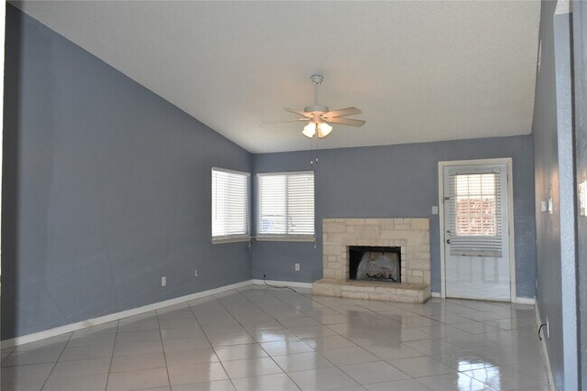 Building Photo - 2014 High Bluff Dr
