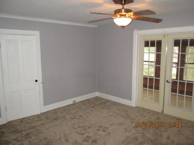 Building Photo - 1217 Park Ave