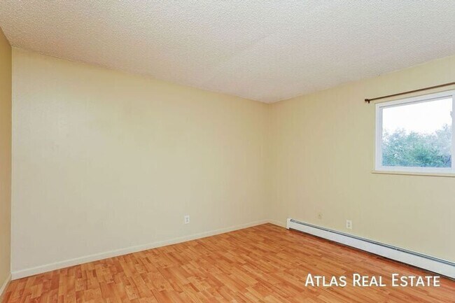 Building Photo - 4245 Loomis Ave