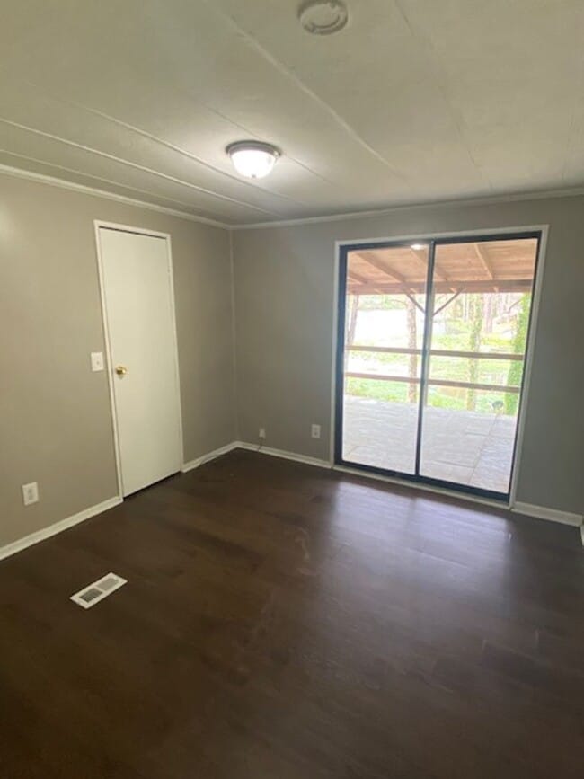 Building Photo - Renovated 3 Bedroom 2 Bath Home for Rent!!