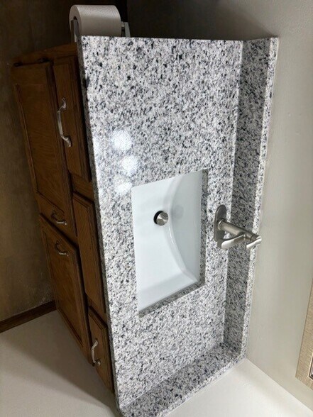 Building Photo - 1329 E 21st Ter