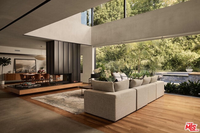 Building Photo - 2496 Mandeville Canyon Rd