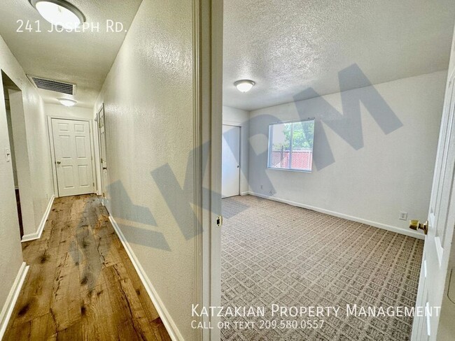 Building Photo - Renovated 4-Bedroom Single Story Manteca C...