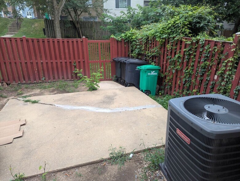 Building Photo - 2219 Anvil Ln