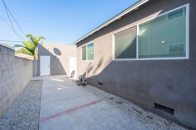 Building Photo - Cozy Home in Culver City!