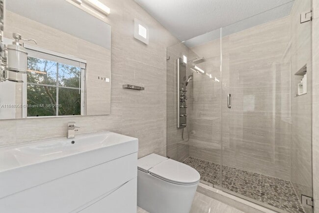 Building Photo - 160 Jacaranda Country Club Dr