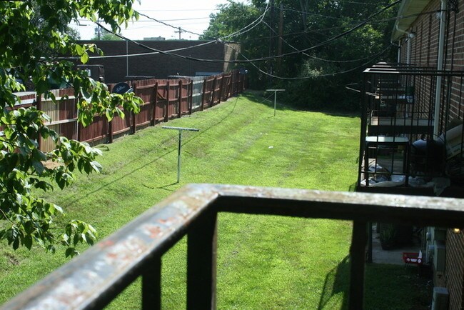 Building Photo - 115 Florence St