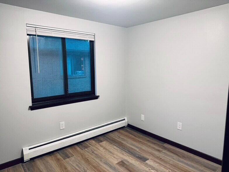 Building Photo - 268 Robert Dr