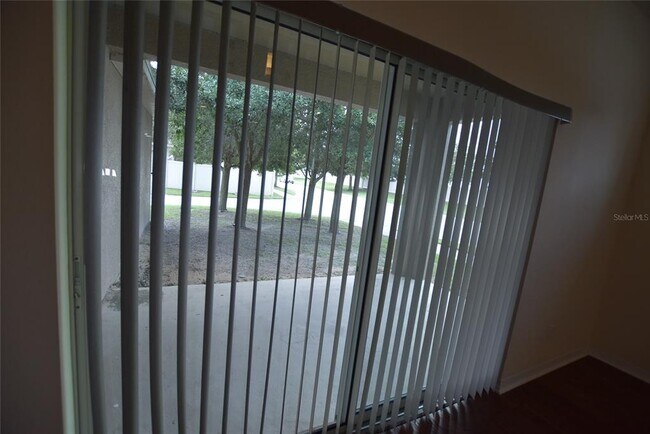 Building Photo - 708 Lake Tarpon Way