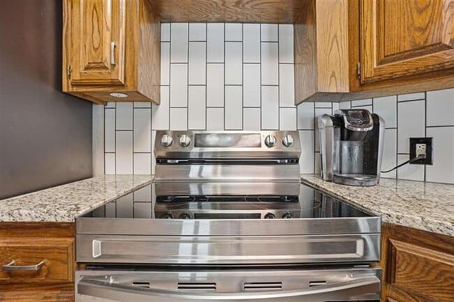 Building Photo - Beautiful 4 Bedroom Home with Pool – Available Now!