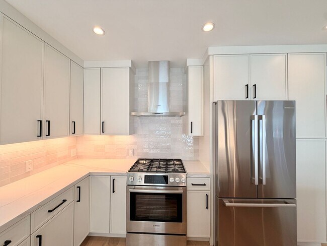 Building Photo - Never-Lived-In Luxury: 1,408 Sq Ft Detached Single-Family Home with Private Office — Downtown Sun...