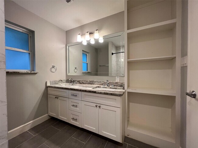 Building Photo - 5122 Lymbar Dr